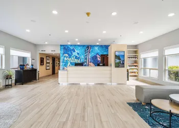 Best Western Lake Oswego/Portland Hotel & Suites hotel thumbnail 2