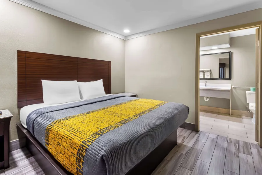 Americas Best Value Inn Houston Heights at I-45 hotel detail image 6