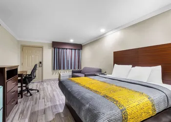 Americas Best Value Inn Houston Heights at I-45 hotel thumbnail 7
