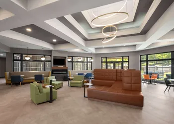 La Quinta Inn & Suites by Wyndham Greensboro - Highpoint hotel thumbnail 3