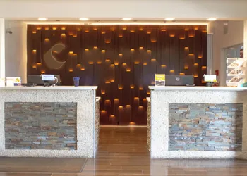 Comfort Suites Texarkana Texas hotel thumbnail 2
