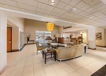 Wingate by Wyndham Calgary hotel thumbnail 3