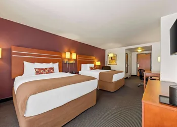 Wingate by Wyndham Calgary hotel thumbnail 4