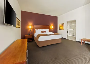 Wingate by Wyndham Calgary hotel thumbnail 5