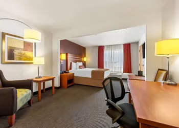 Wingate by Wyndham Calgary hotel thumbnail 7