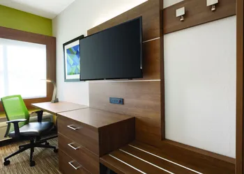 Holiday Inn Express Hartford South - Rocky Hill by IHG hotel thumbnail 5