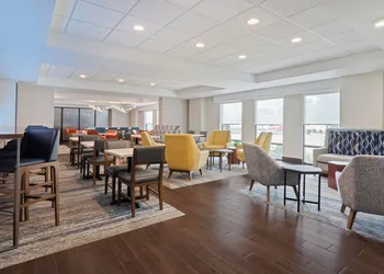 Holiday Inn Express & Suites Cincinnati Riverfront by IHG hotel thumbnail 2