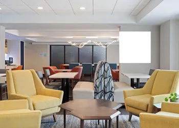 Holiday Inn Express & Suites Cincinnati Riverfront by IHG hotel thumbnail 3
