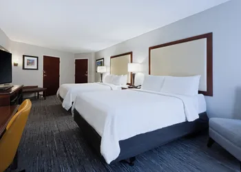 Holiday Inn Express & Suites Cincinnati Riverfront by IHG hotel thumbnail 8
