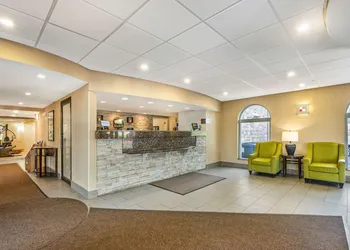 Comfort Inn & Suites East Hartford - Hartford hotel thumbnail 3