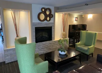 Comfort Inn & Suites East Hartford - Hartford hotel thumbnail 5