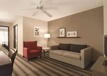 Country Inn & Suites by Radisson, Indianapolis Airport South, IN hotel thumbnail 6