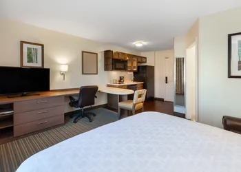 Candlewood Suites West Springfield by IHG hotel thumbnail 7
