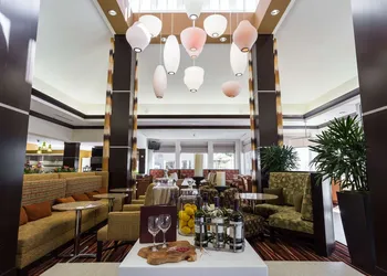 Hilton Garden Inn San Mateo hotel thumbnail 2