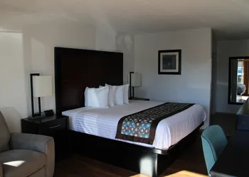 Pine Tree Inn hotel thumbnail 3