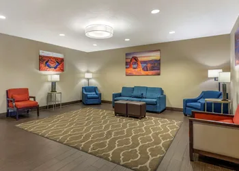 Comfort Inn Saint George North hotel thumbnail 2