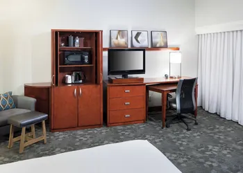 Courtyard by Marriott Alexandria Old Town/Southwest hotel thumbnail 8