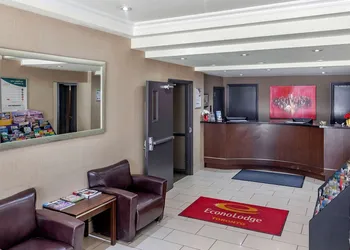 EconoLodge Downtown Toronto hotel thumbnail 3