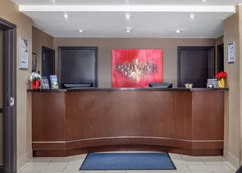 EconoLodge Downtown Toronto hotel thumbnail 4