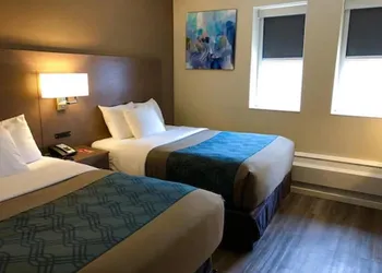 EconoLodge Downtown Toronto hotel thumbnail 6