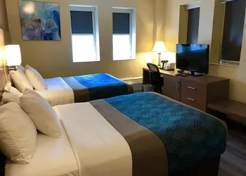 EconoLodge Downtown Toronto hotel thumbnail 8