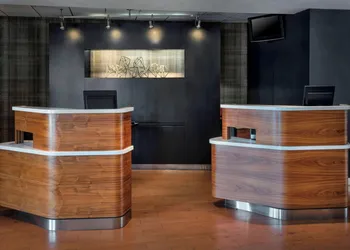 Courtyard by Marriott Newark Liberty International Airport hotel thumbnail 2