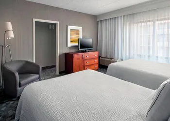 Courtyard by Marriott Newark Liberty International Airport hotel thumbnail 3