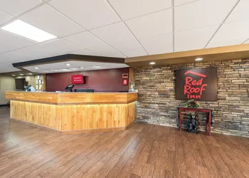 Red Roof Inn & Suites Pigeon Forge - Parkway hotel thumbnail 4
