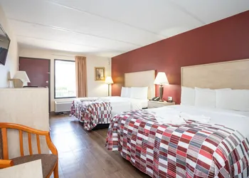 Red Roof Inn & Suites Pigeon Forge - Parkway hotel thumbnail 6
