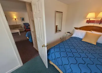 Sands by the Sea Motel hotel thumbnail 5