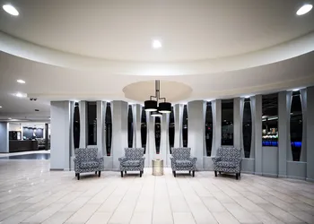 Holiday Inn Newark International Airport by IHG hotel thumbnail 2
