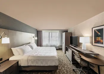 Holiday Inn Newark International Airport by IHG hotel thumbnail 8