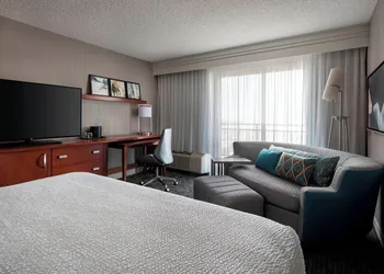 Courtyard by Marriott Denver Airport hotel thumbnail 6