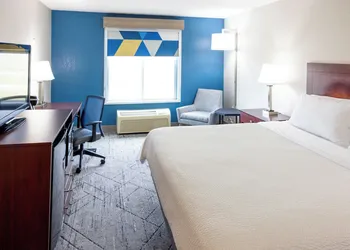 Holiday Inn Express & Suites Wichita Airport by IHG hotel thumbnail 5