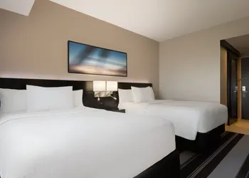 Courtyard by Marriott New York JFK Airport hotel thumbnail 3