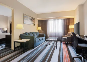 Courtyard by Marriott New York JFK Airport hotel thumbnail 5