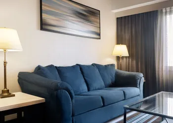 Courtyard by Marriott New York JFK Airport hotel thumbnail 7