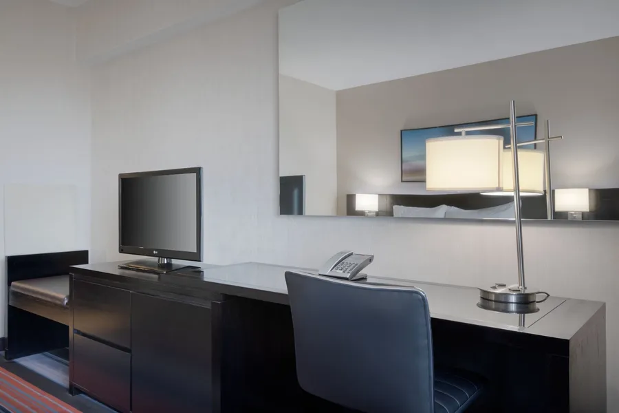Courtyard by Marriott New York JFK Airport hotel detail image 6
