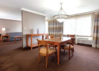 Sheraton Niagara Falls hotel thumbnail 8