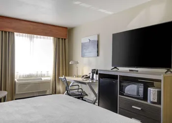 Best Western Plus Peppertree Airport Inn hotel thumbnail 8