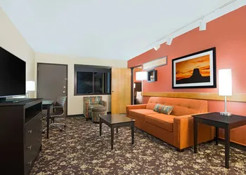 The Eddie Hotel Gillette hotel thumbnail 6