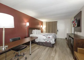 Red Roof Inn Fredericksburg North hotel thumbnail 6