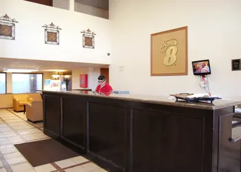 Super 8 by Wyndham Oklahoma City hotel thumbnail 3