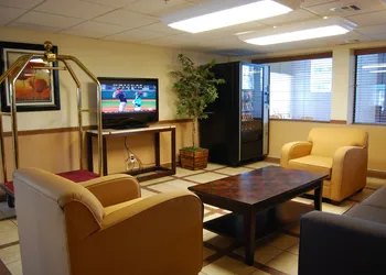 Super 8 by Wyndham Oklahoma City hotel thumbnail 4