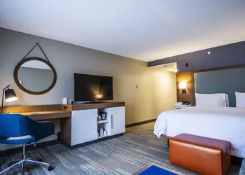 Hampton Inn South Kingstown - Newport Area hotel thumbnail 5