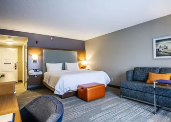 Hampton Inn South Kingstown - Newport Area hotel thumbnail 6