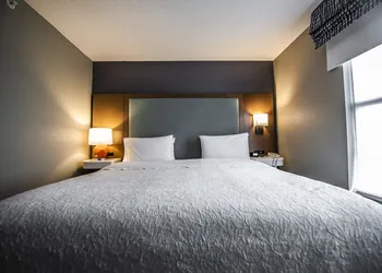 Hampton Inn South Kingstown - Newport Area hotel thumbnail 7