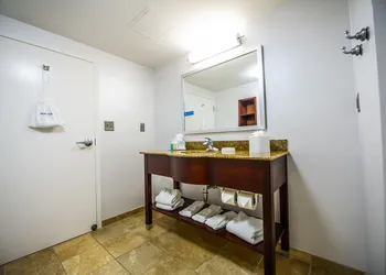 Hampton Inn South Kingstown - Newport Area hotel thumbnail 8