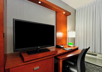 Courtyard by Marriott Victoria hotel thumbnail 4
