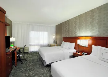 Courtyard by Marriott Victoria hotel thumbnail 6